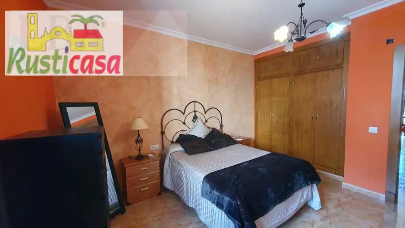 Dormitori de Pis en venda en Baños de la Encina amb Aire condicionat i Moblat