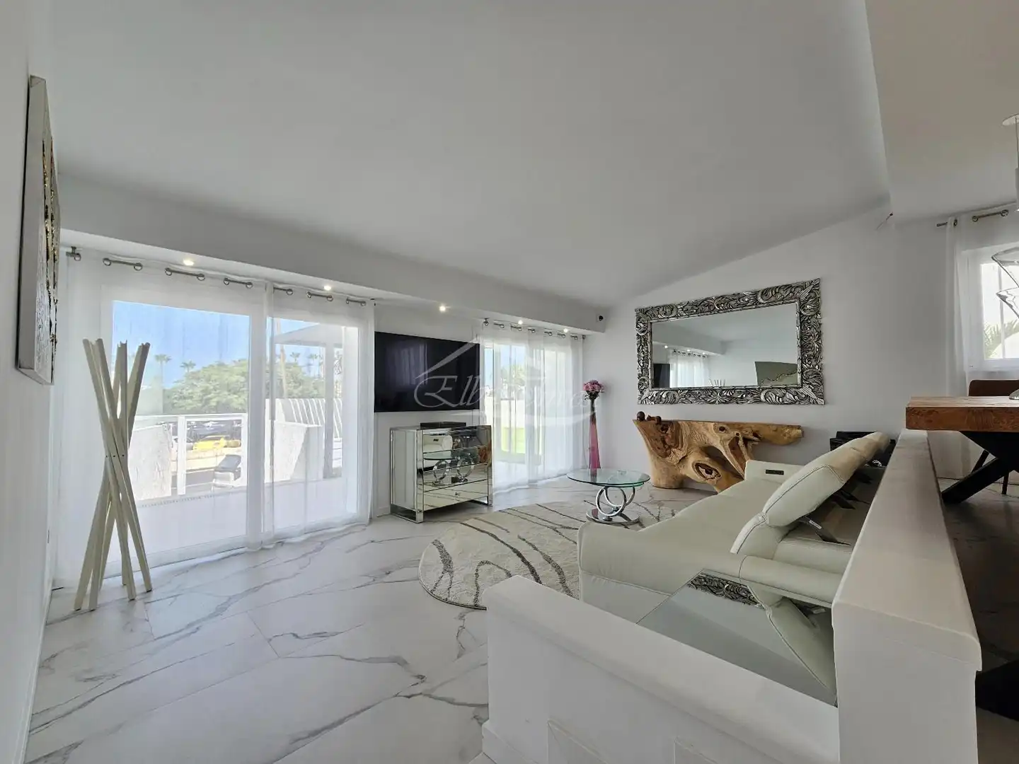 Living room of Houses for sale in Adeje  with Air Conditioner, Private garden and Terrace