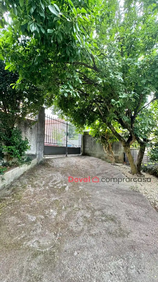 Vista exterior de Casa o xalet en venda en Redondela amb Calefacció, Traster i Piscina