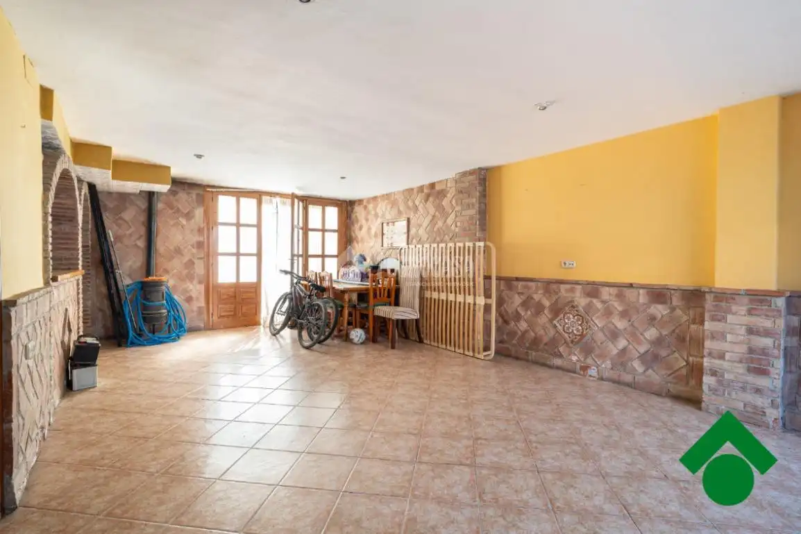 Casa adosada en venda en Pinos Puente