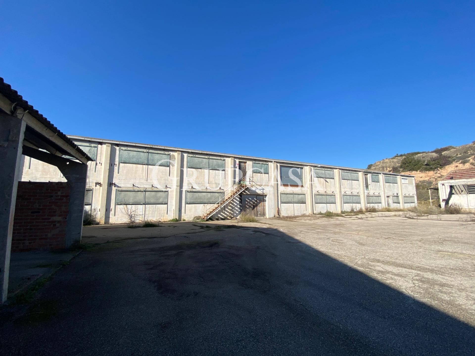 Vista exterior de Nau industrial en venda en Torrebesses