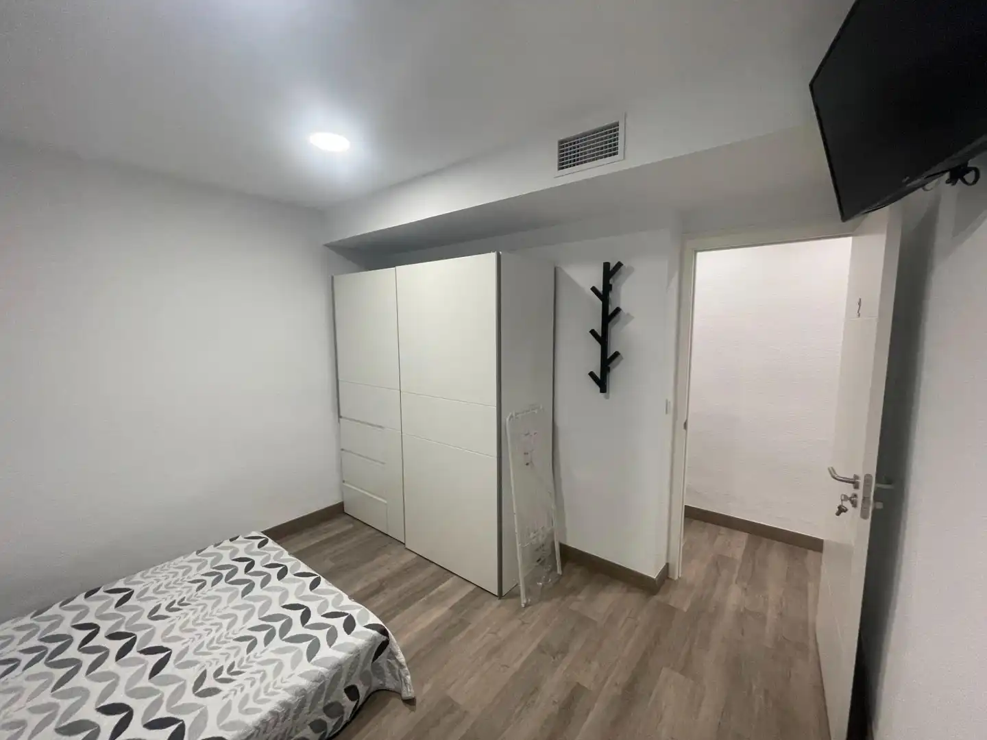 Bedroom of Flat for share in Cartagena  with Air Conditioner, Heating and Furnished