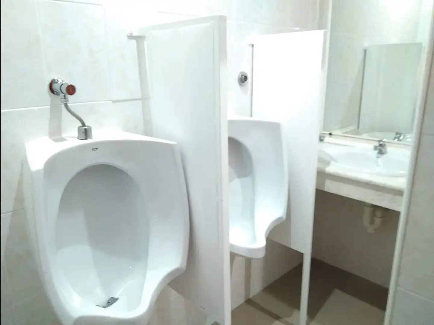 Bany de Local en venda en Cadalso de los Vidrios amb Calefacció i Moblat