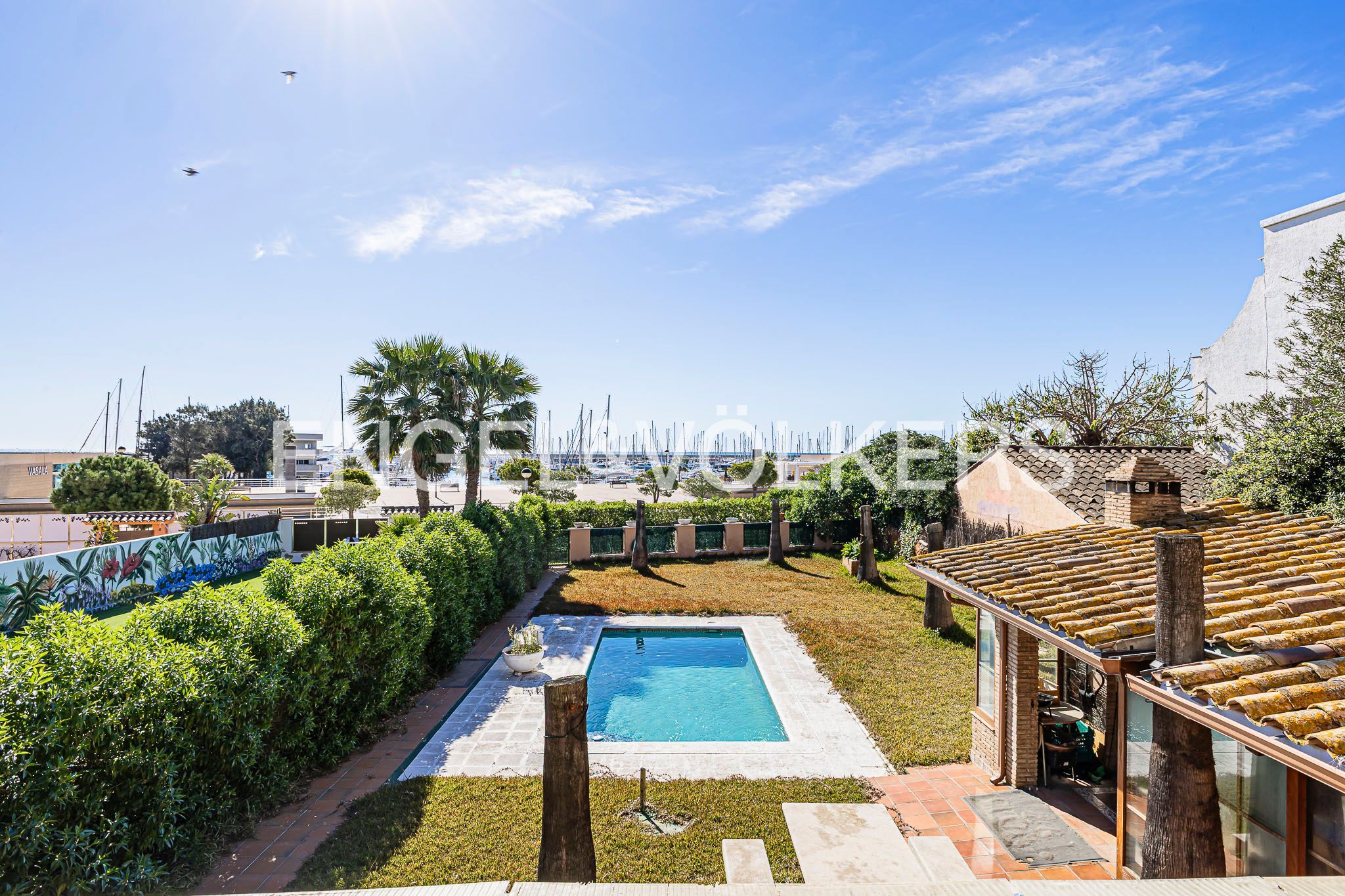 Vista exterior de Casa o xalet en venda en Roda de Berà amb Calefacció, Jardí privat i Terrassa