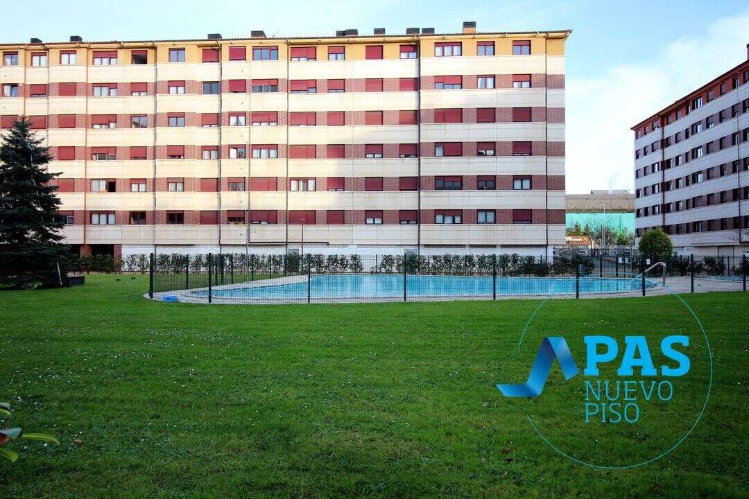 Piscina de Pis en venda en Santander amb Calefacció, Jardí privat i Traster