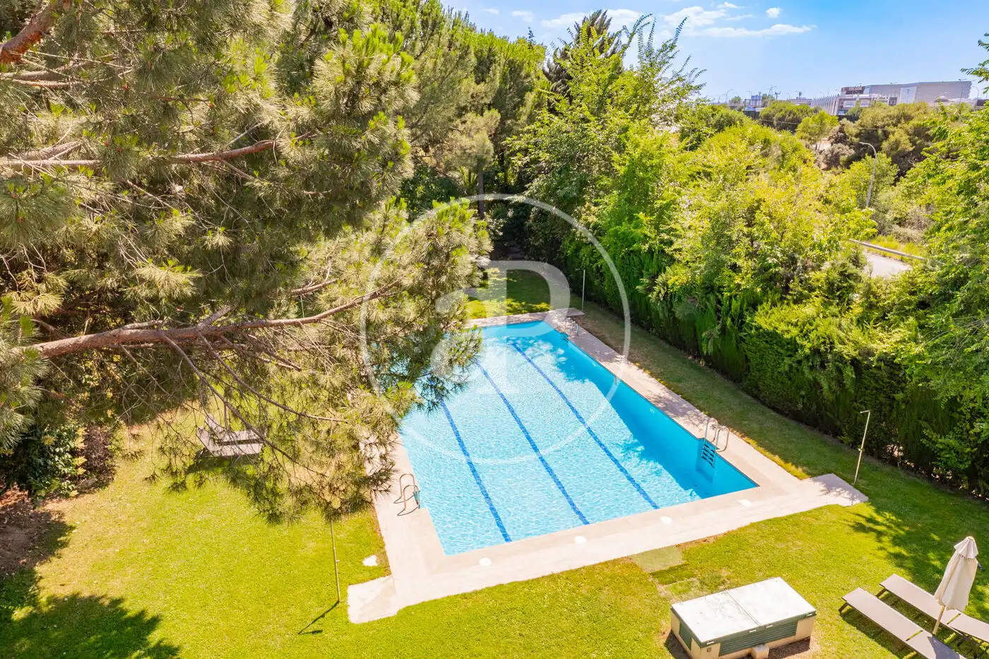 Piscina de Casa adosada en venda en La Moraleja amb Aire condicionat, Calefacció i Jardí privat
