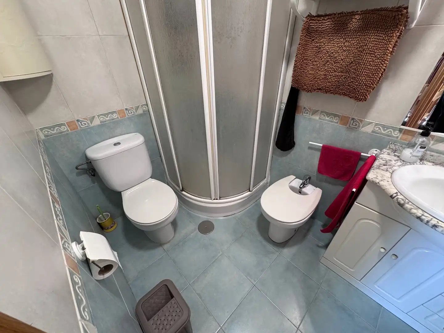 Badezimmer von Einfamilien-Reihenhaus zum Verkauf in Villena mit Heizung, Terrasse und Abstellraum
