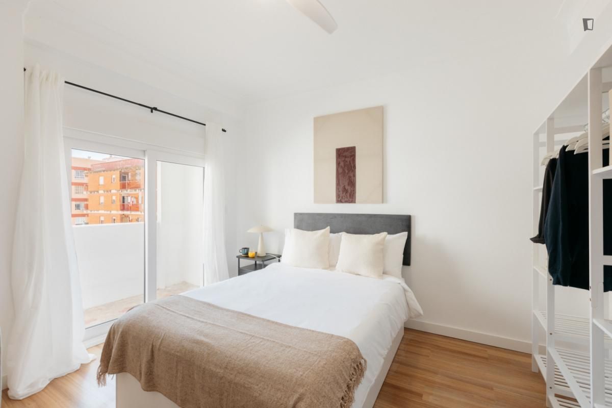 Dormitori de Apartament per a compartir en  Valencia Capital amb Moblat, Forn i Rentadora