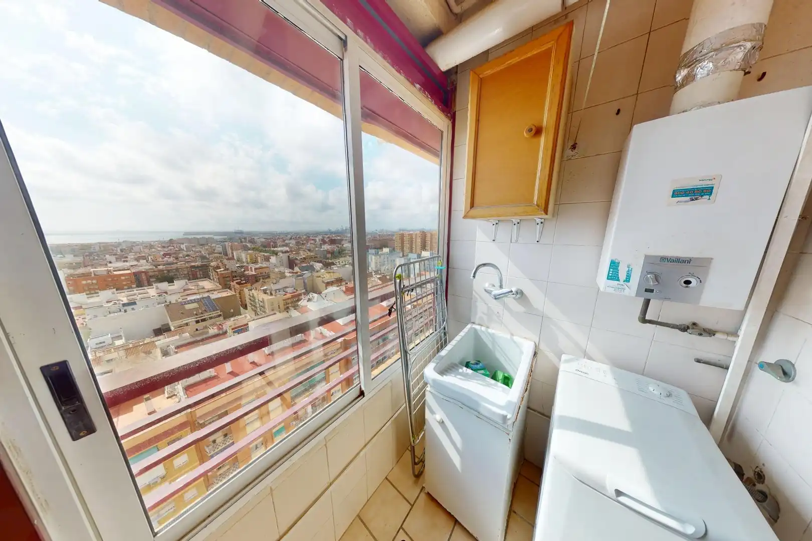 Habitación de Piso de alquiler en Valencia con Aire acondicionado, Parquet y Amueblado