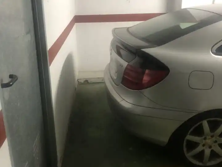 Parkplatz von Garage zur Miete in A Coruña Capital 