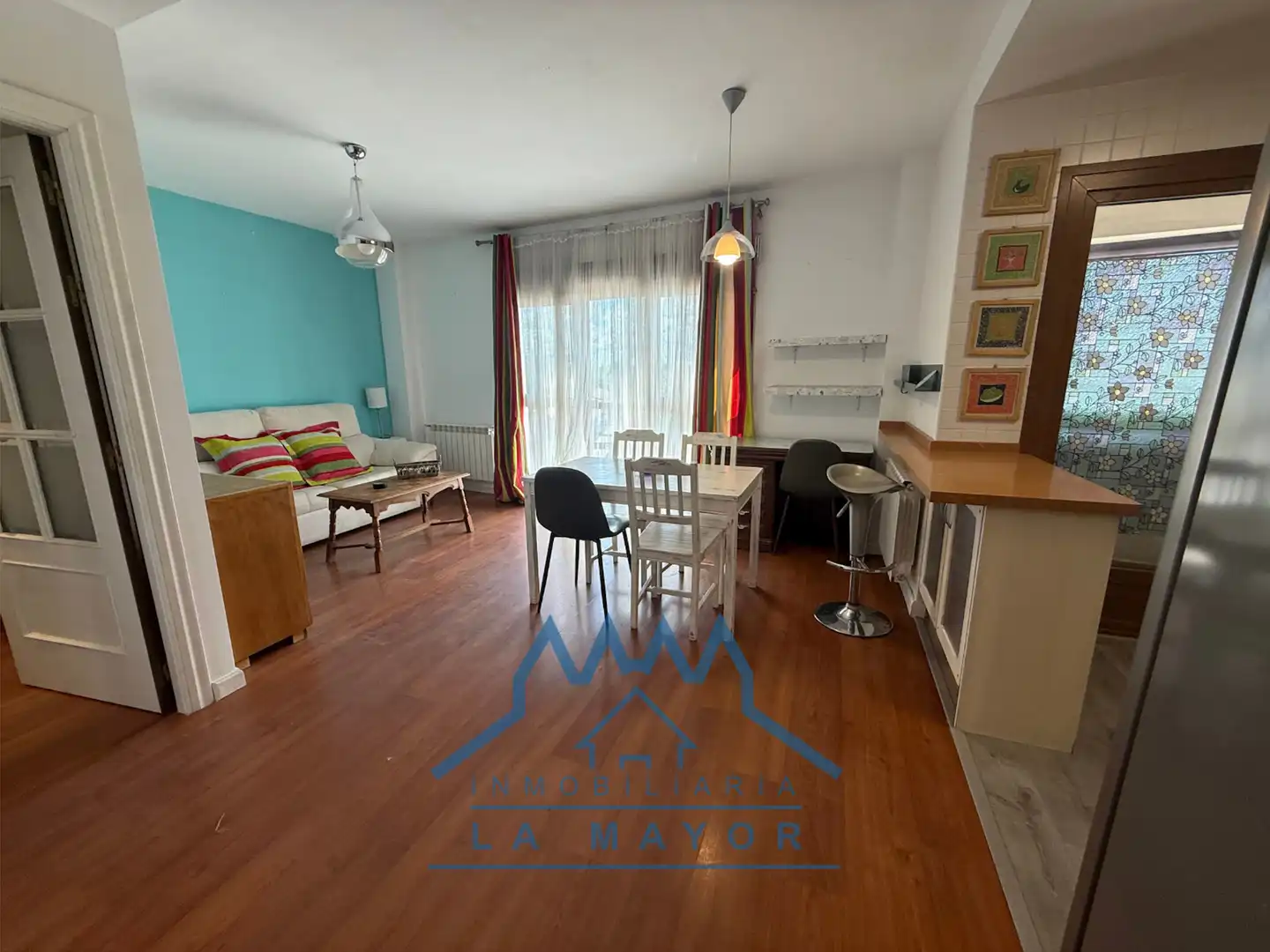 Vista exterior de Piso en venta en Ciudad Real con Parquet y Piscina comunitaria