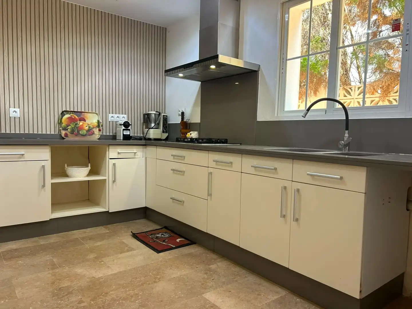 Cuina de Casa o xalet en venda en Paterna amb Aire condicionat, Calefacció i Jardí privat