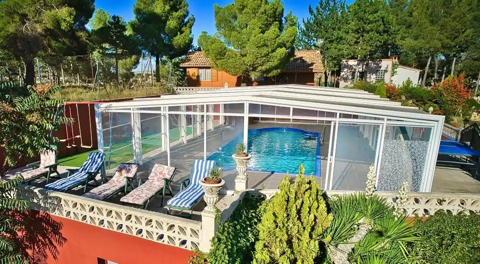 Piscina de Casa o chalet en venta en Teruel con Calefacción, Jardín privado y Parquet