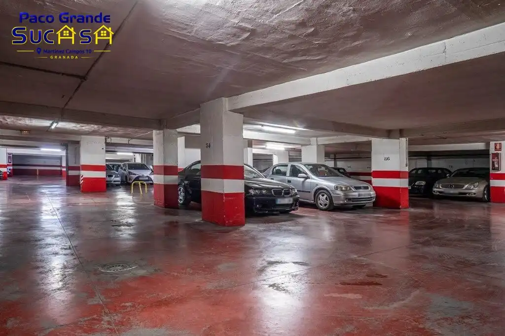 Aparcament de Garatge en venda en Granada