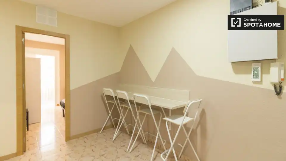 Room in El Camp de l'Arpa del Clot