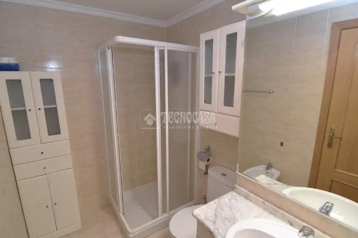 Baño de Piso en venta en Boadilla del Monte con Jardín privado