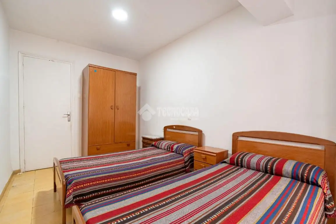 Dormitori de Pis en venda en Granada