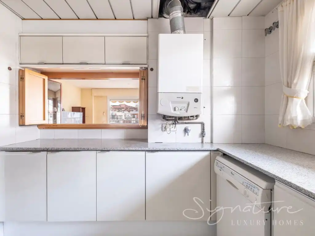 Kitchen of Attic for sale in Sant Cugat del Vallès  with Air Conditioner, Terrace and Swimming Pool