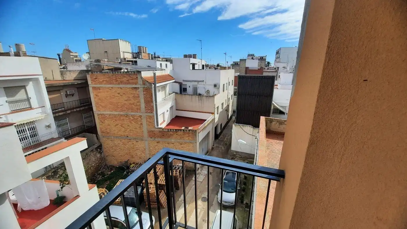 Vista exterior de Pis en venda en La Ràpita amb Balcó