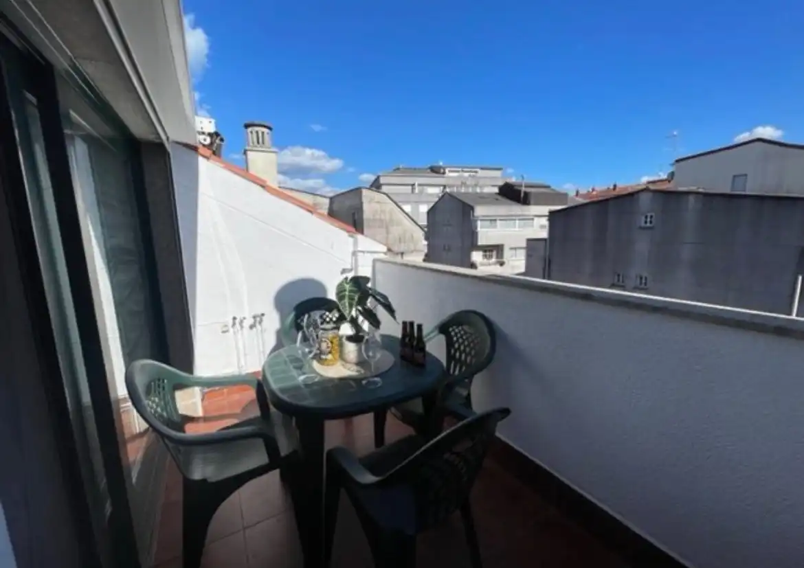 Àtic amb ascensor de lloguer a Rúa Real 1