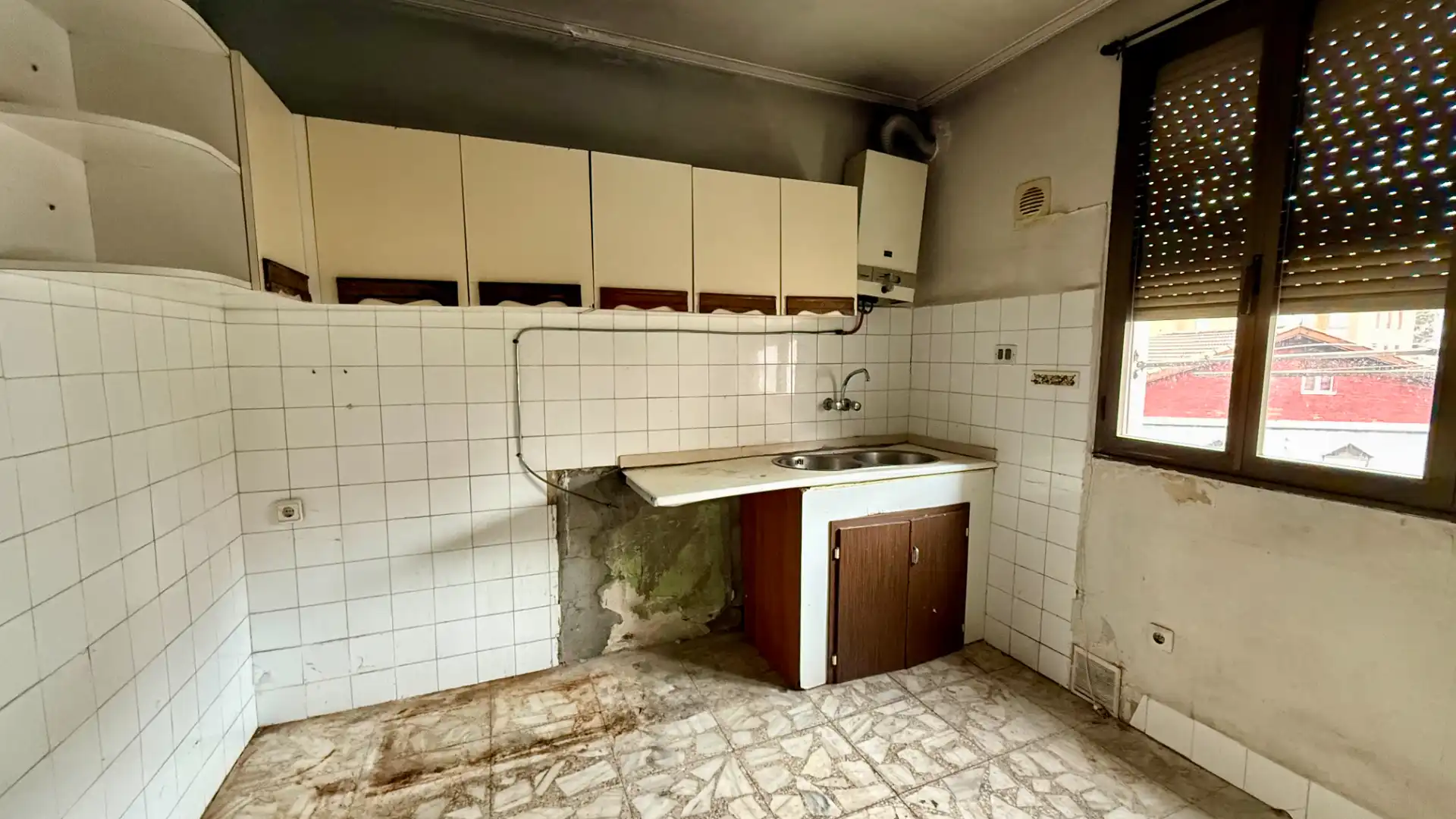 Kitchen of Flat for sale in Barakaldo 