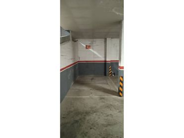 Aparcament amb ascensor en venda a Calle Bruc