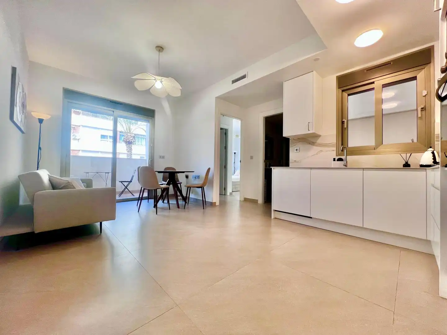 Apartamento con terraza en venta en Calle Calle Hermanos Bazán