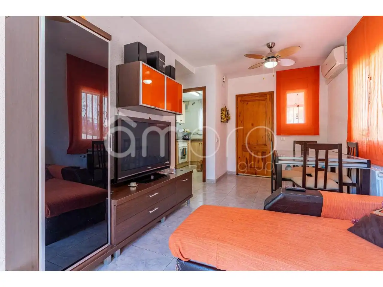 Sala d'estar de Casa o xalet en venda en La Pobla de Montornès   amb Aire condicionat, Jardí privat i Terrassa