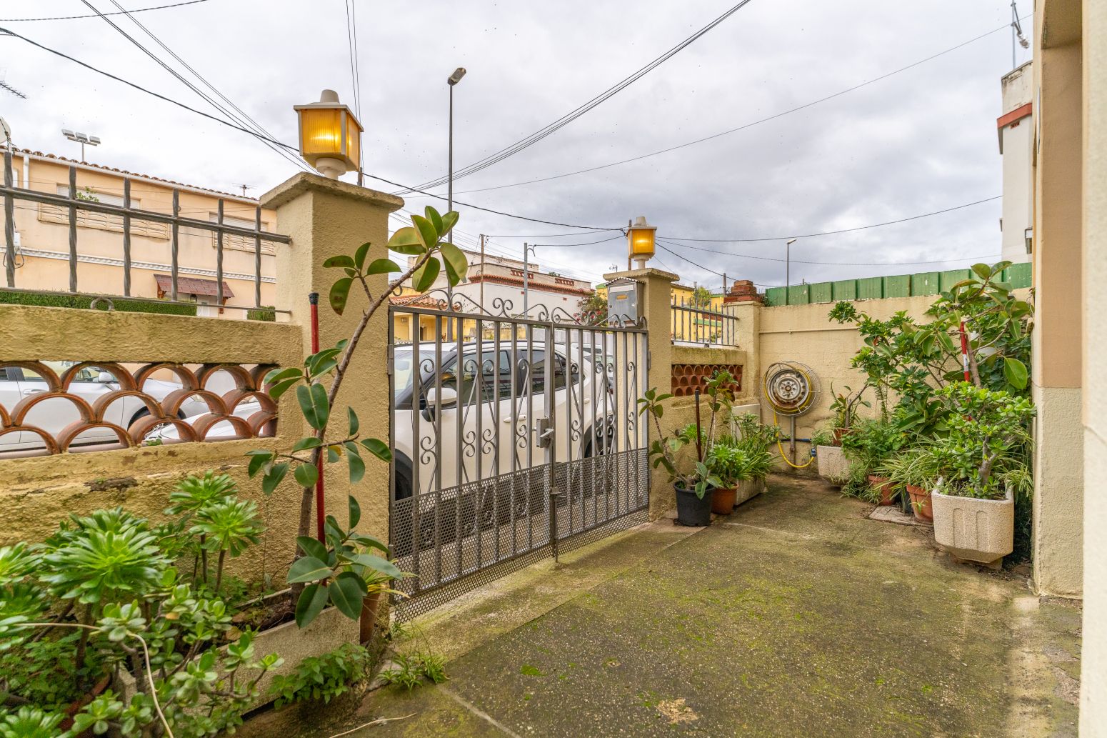 Vista exterior de Casa o xalet en venda en Reus amb Calefacció, Terrassa i Traster