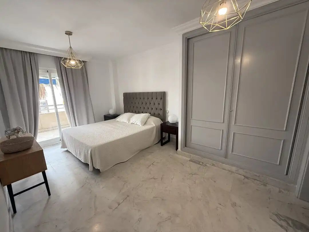 Bedroom of Flat for rent in Marbella  with Terrace