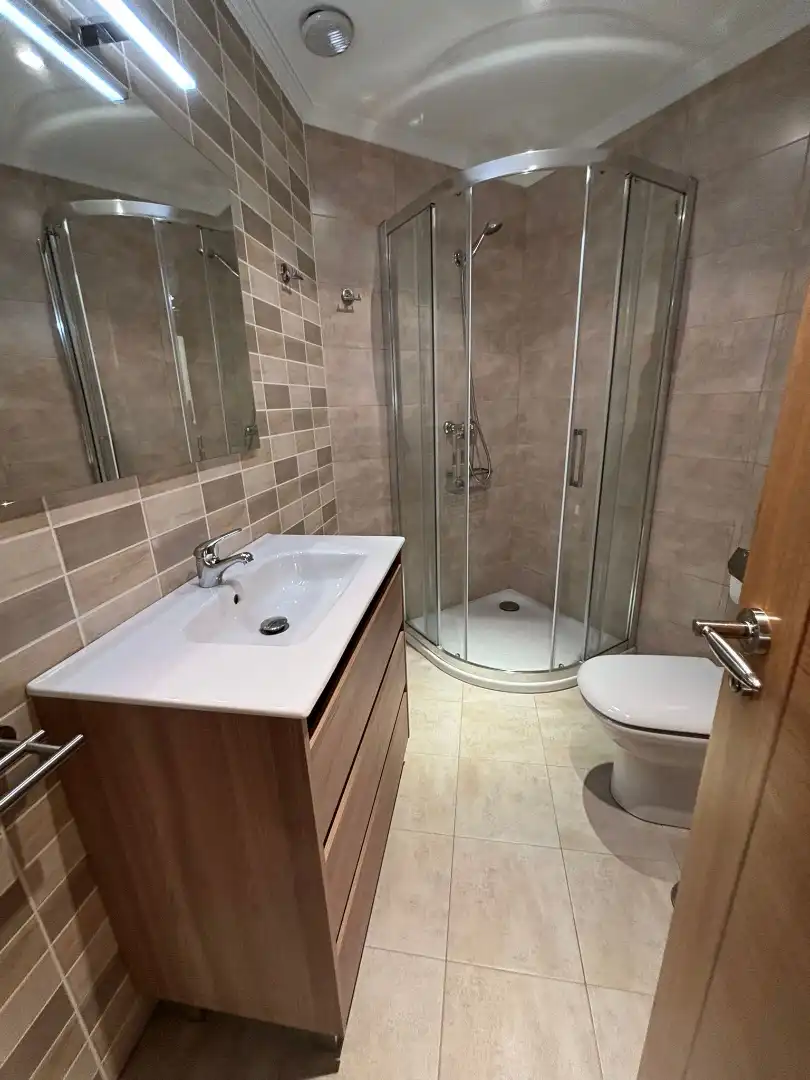 Bathroom of Flat for rent in Ferrol  with Heating, Parquet flooring and Furnished