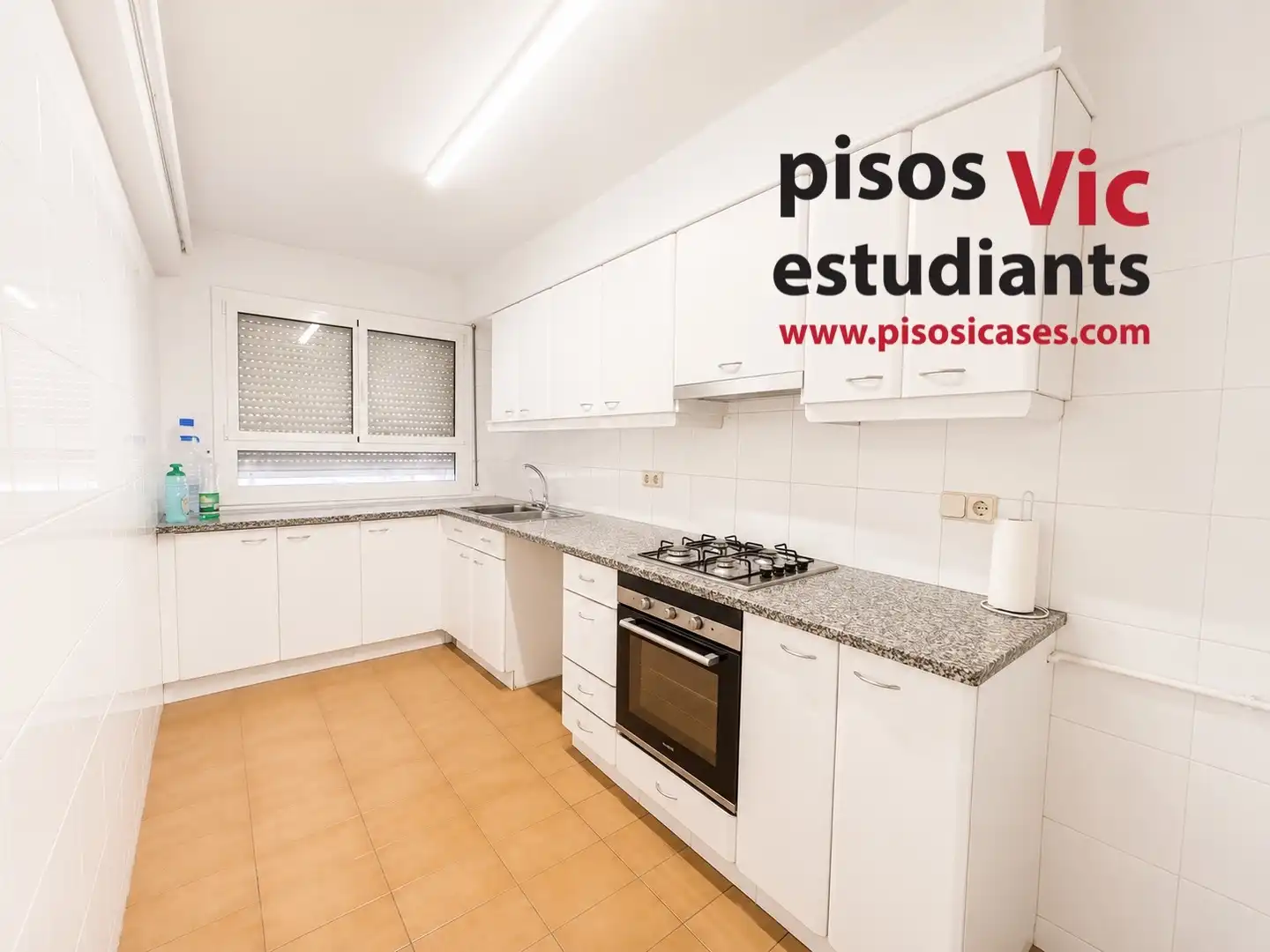 Cocina de Piso de alquiler en Vic con Calefacción, Amueblado y Horno