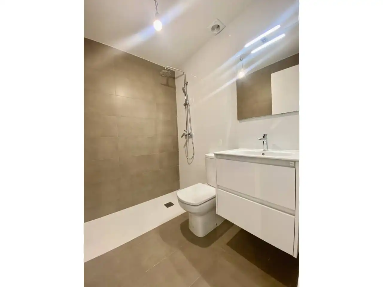 Bathroom of Flat for sale in Olot  with Heating, Storage room and Alarm
