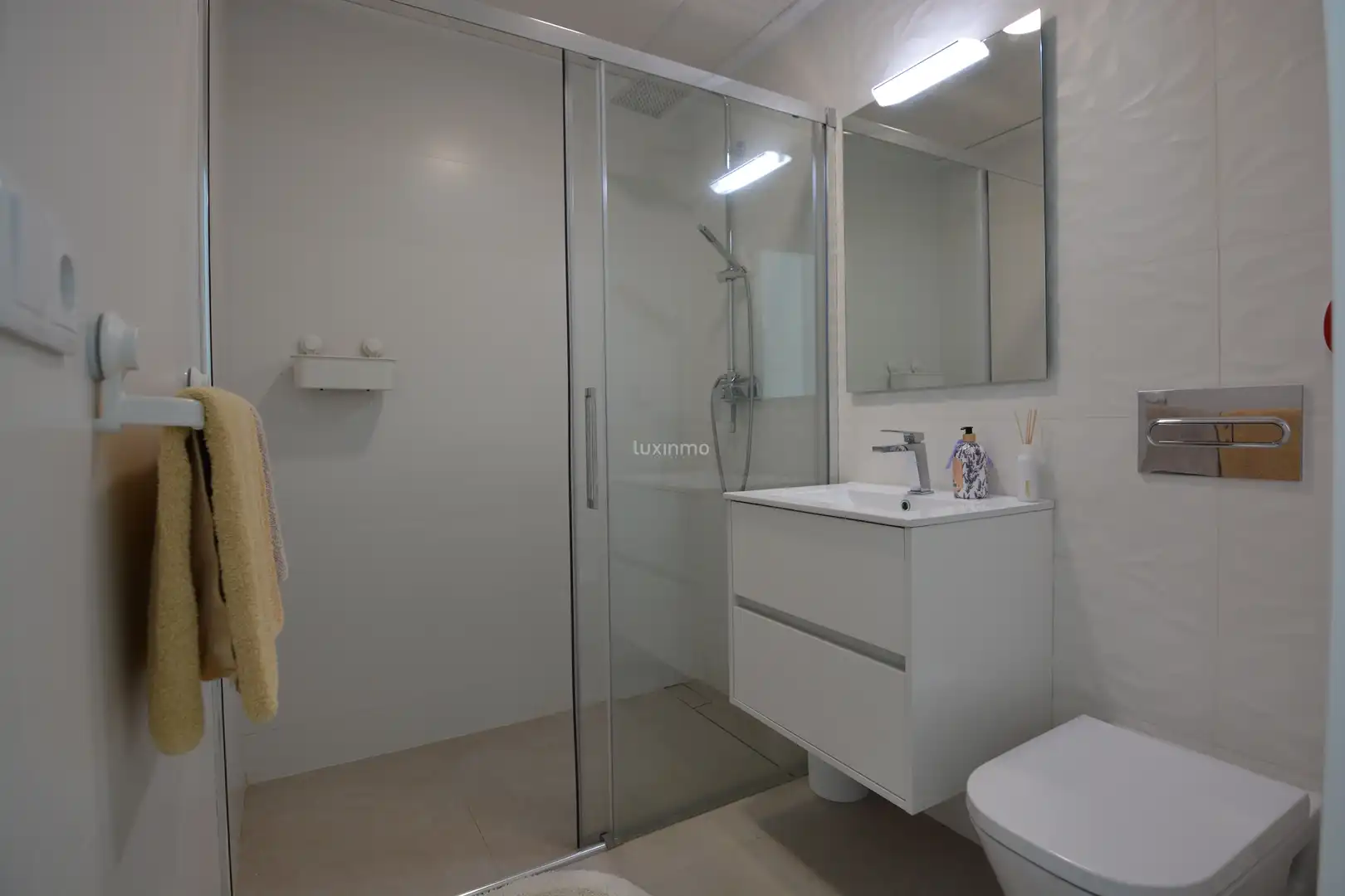 Bany de Casa o xalet en venda en Formentera del Segura amb Aire condicionat, Terrassa i Traster