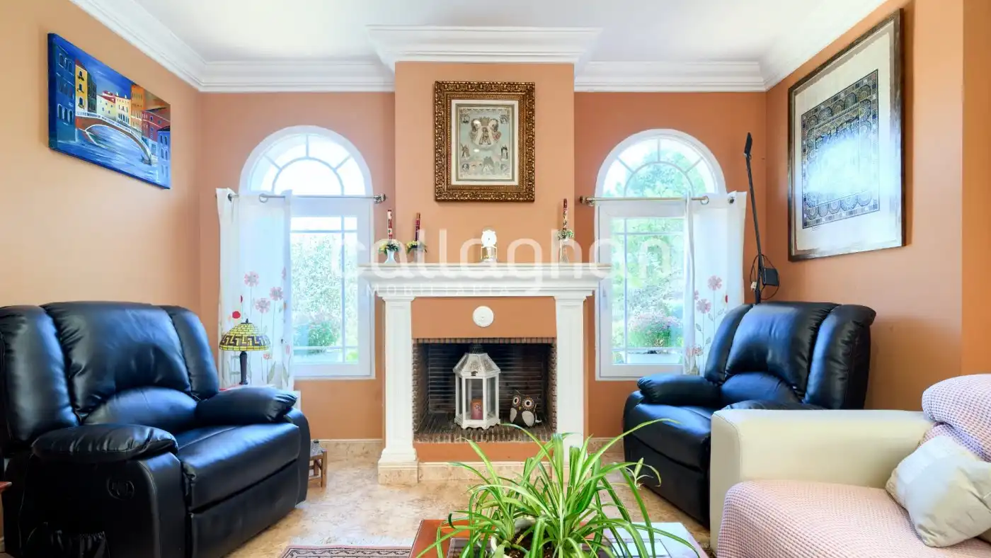 Sala de estar de Casa o chalet en venta en Paterna con Aire acondicionado, Calefacción y Jardín privado