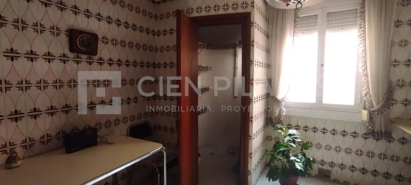Flat for sale in  Logroño