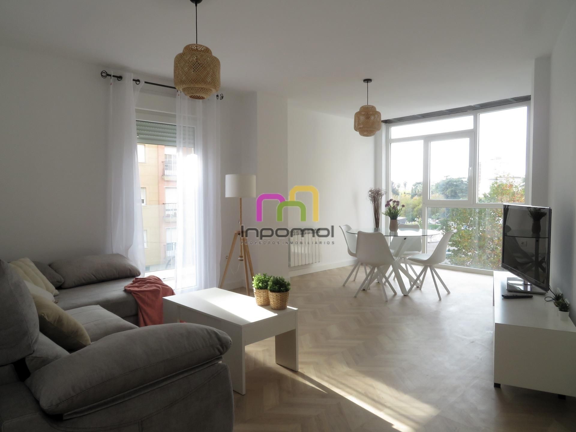 Sala de estar de Piso de alquiler en Badajoz Capital con Aire acondicionado, Calefacción y Balcón