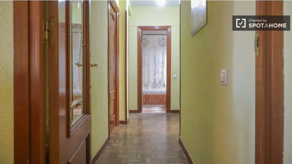 Flat for rent in Alcalá de Henares  with Air Conditioner, Heating and Furnished