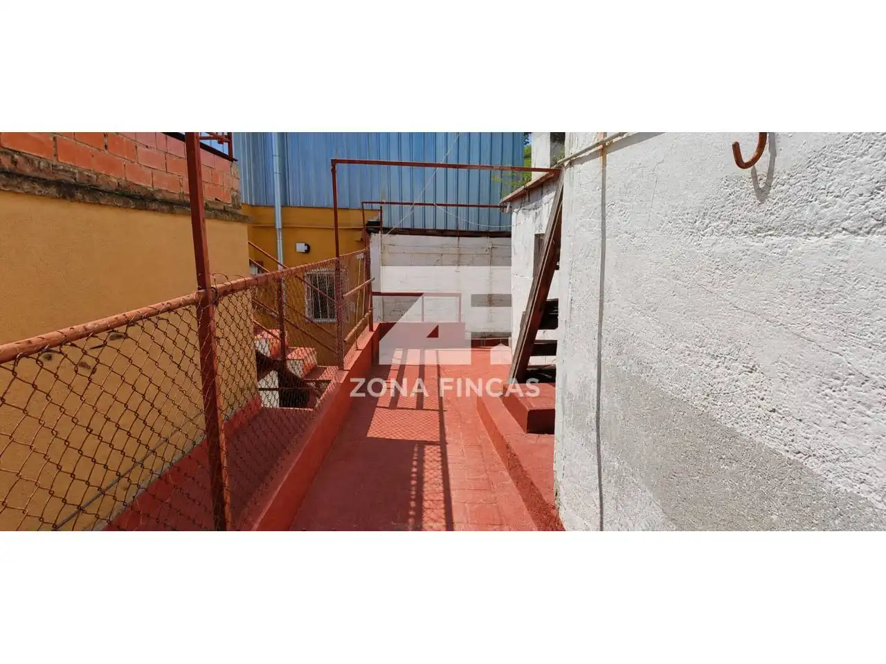 Terrassa de Casa o xalet en venda en Santa Coloma de Gramenet amb Terrassa