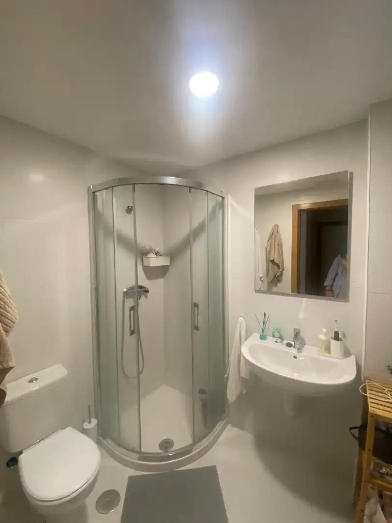 Bany de Apartament en venda en Viveiro amb Calefacció, Traster i Moblat