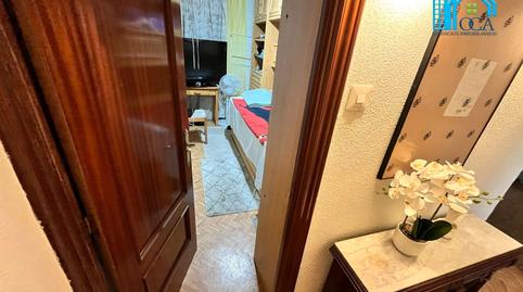 Foto 2 de Piso en venta en Calle de Barbate, Puerta Bonita, Madrid