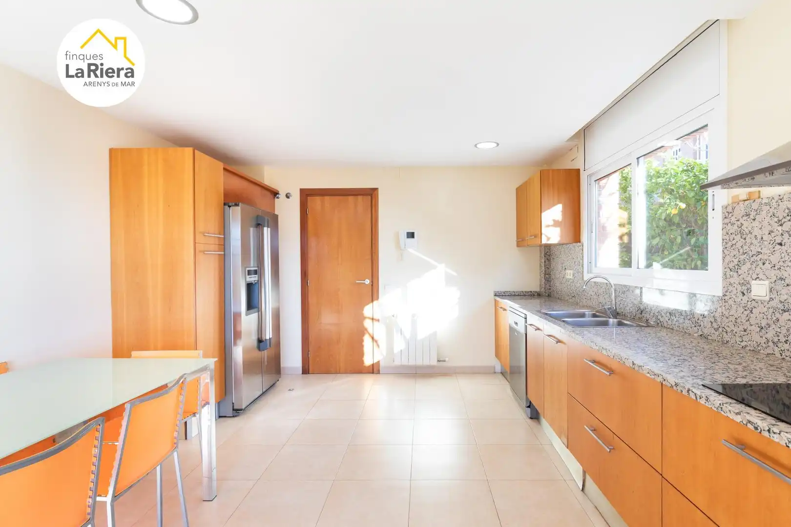 Cocina de Casa o chalet en venta en Arenys de Mar con Aire acondicionado, Calefacción y Jardín privado