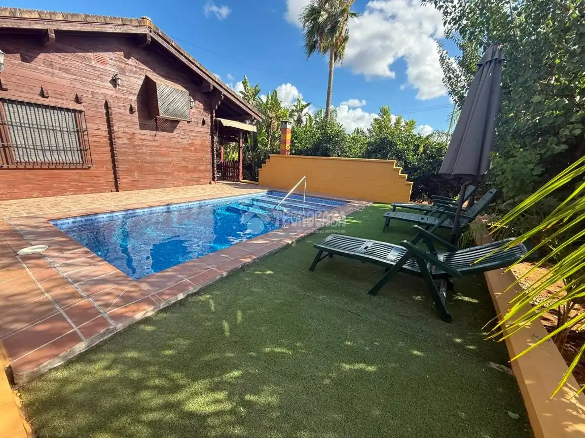 Piscina de Finca rústica en venta en Paradas con Aire acondicionado