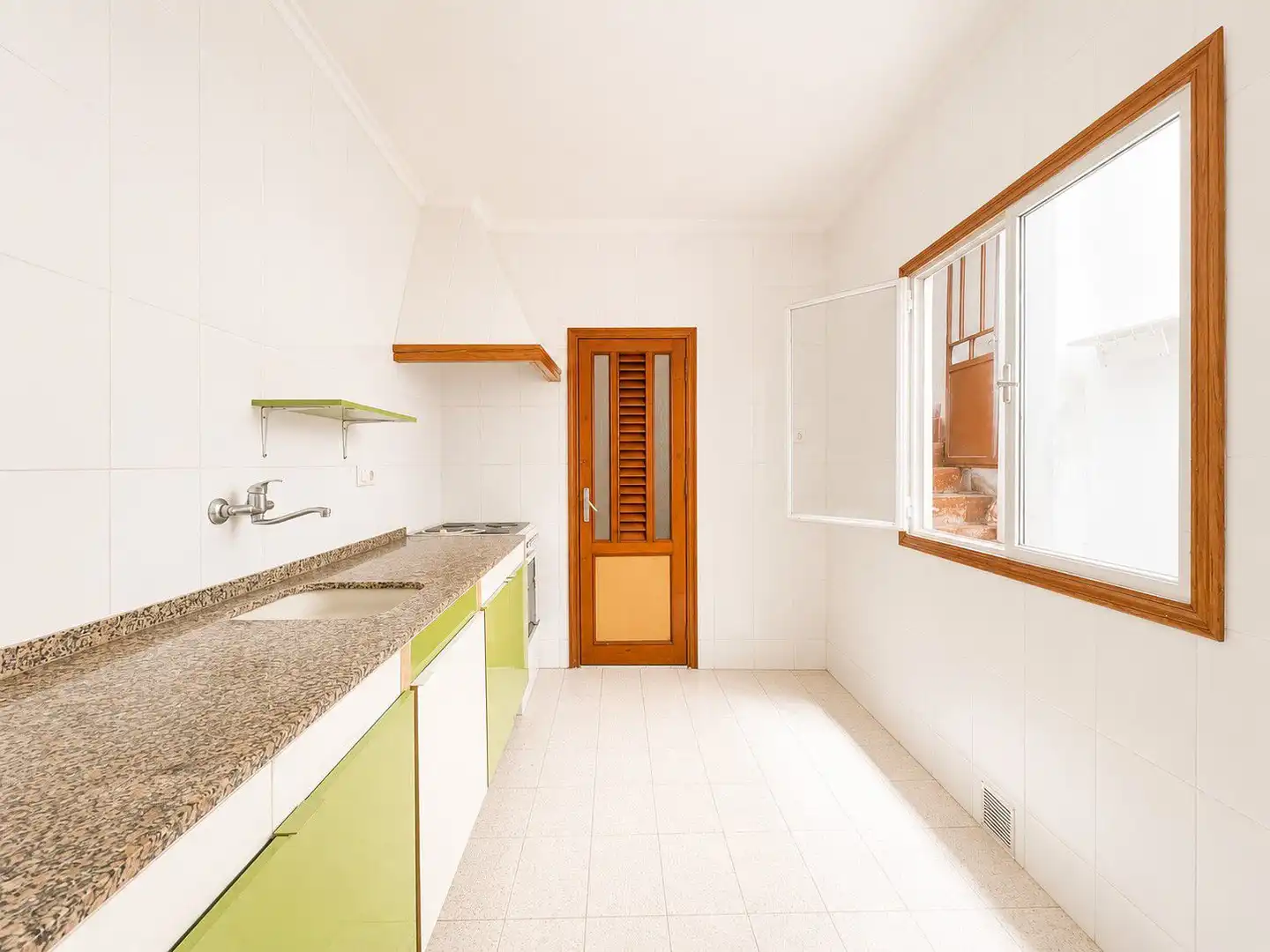 Cuina de Casa o xalet en venda en Sueca amb Terrassa i Traster