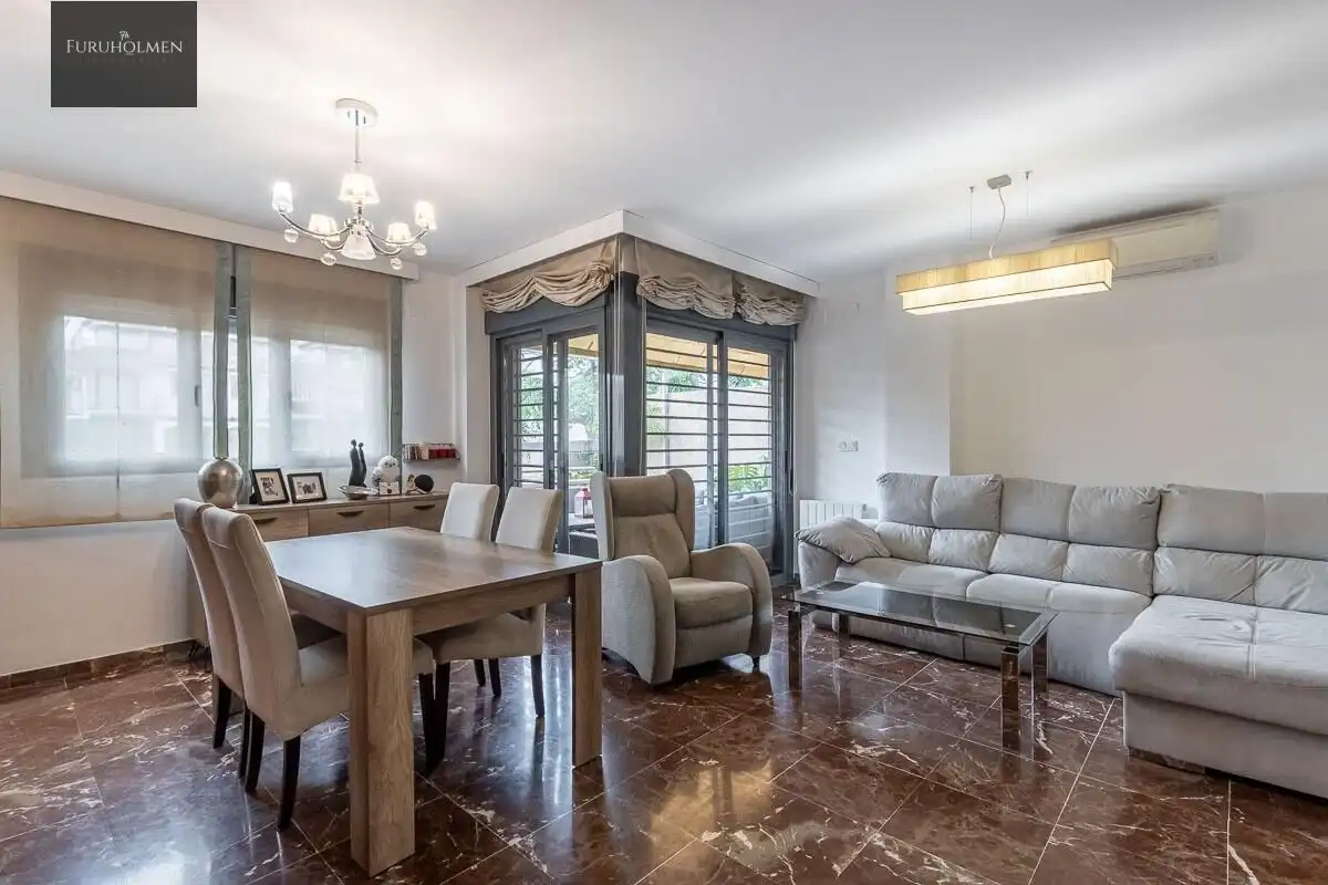 Casa pareada en venta en Calle Margarita, imagen 4