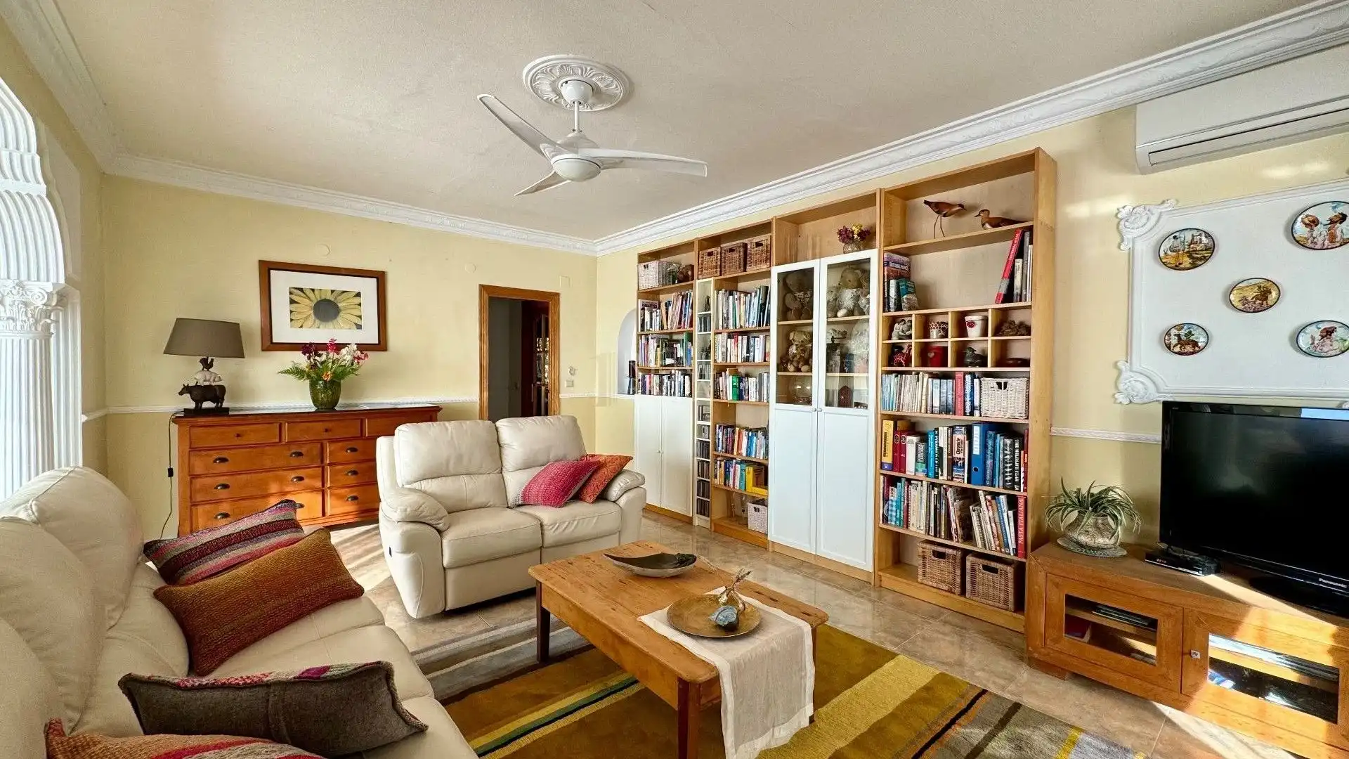 Living room of Houses for sale in Dénia  with Air Conditioner, Heating and Terrace