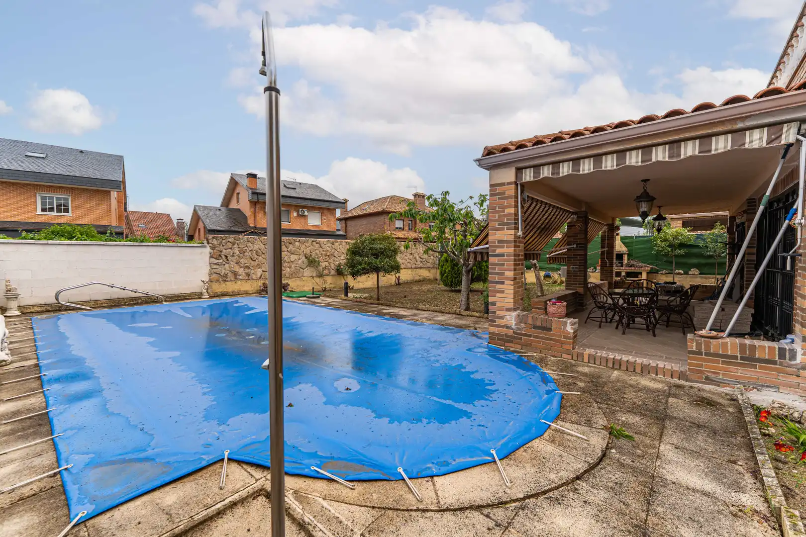 Piscina de Casa o xalet en venda en Serranillos del Valle amb Aire condicionat, Calefacció i Jardí privat