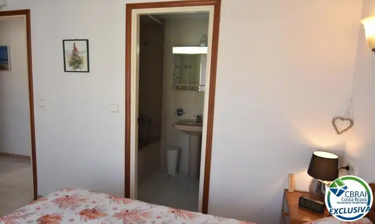 Dormitori de Apartament en venda en Roses amb Traster i Moblat