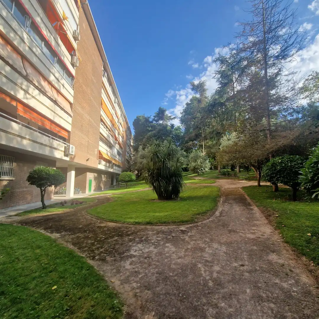 Parking of Flat for sale in Madrid  with Air Conditioner, Heating and Private garden