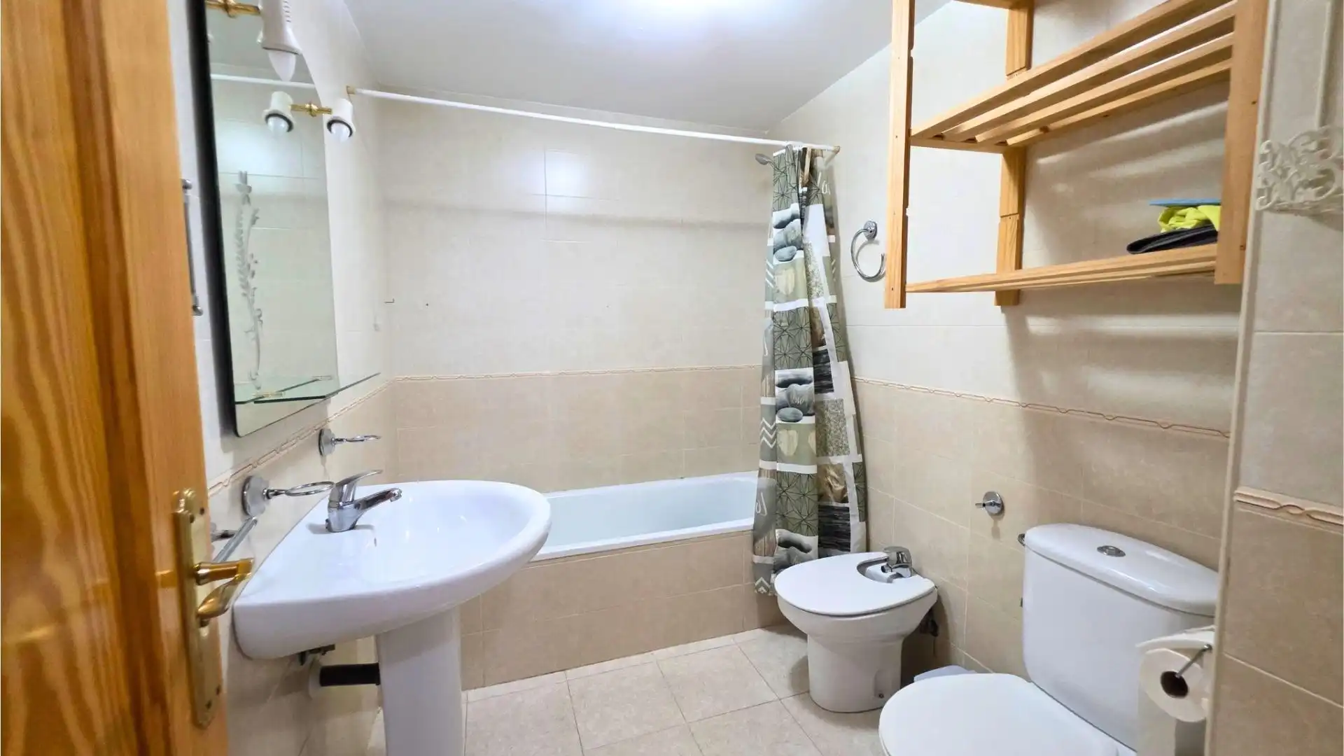 Baño de Piso en venta en Vícar con Trastero, Balcón y Piscina comunitaria